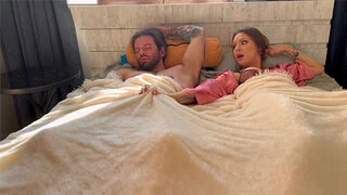 Симпатичная милфа любит когда её ласкают языком и кончает от этого