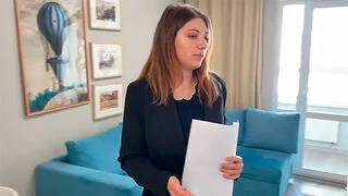 Невинный показ квартиры превратился в секс с риелторшей